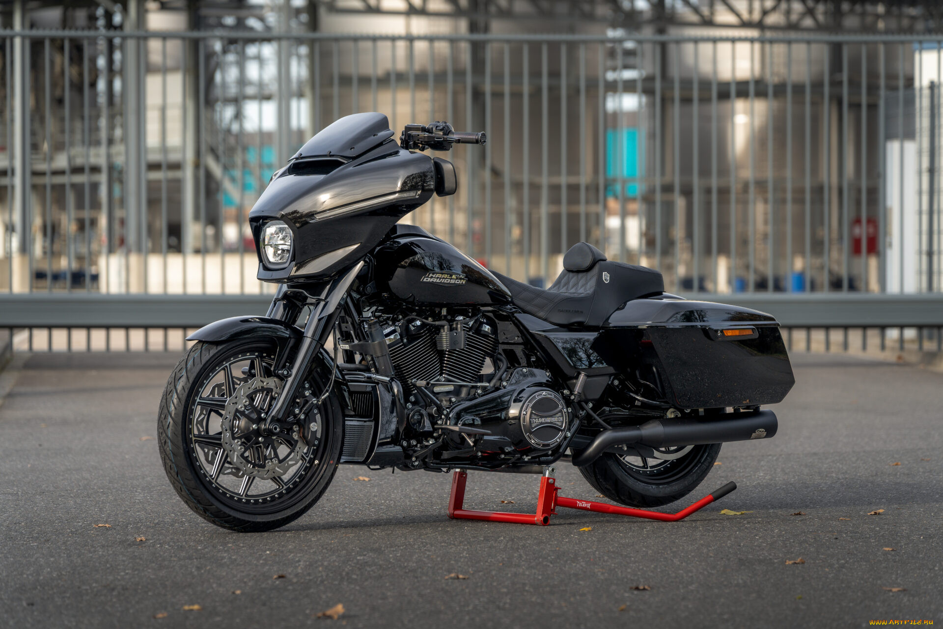 ���������, harley-davidson, street, glide, customized, custombikes, raven, runner